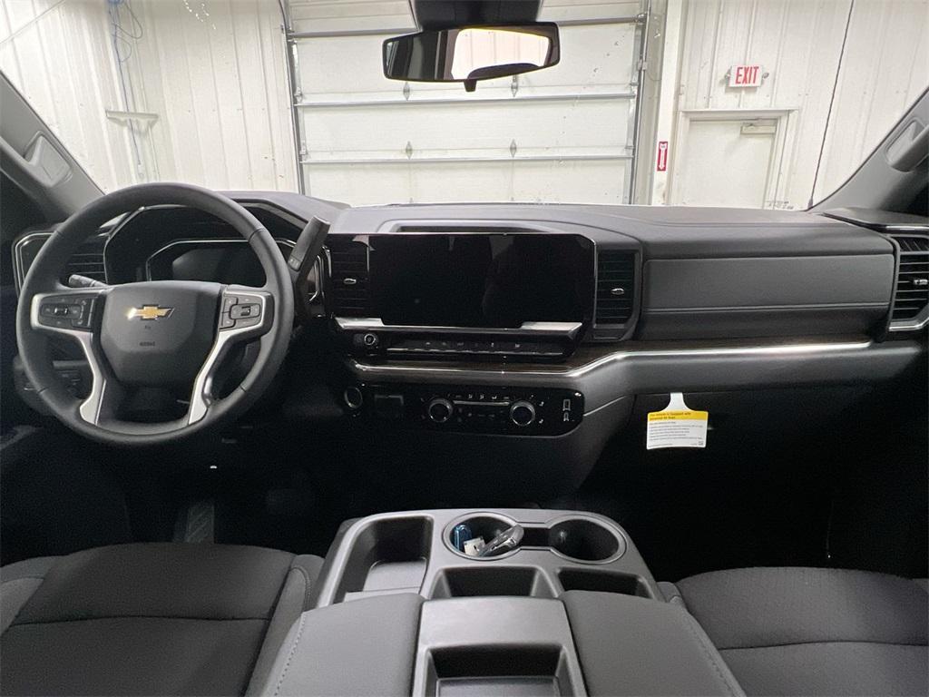 new 2025 Chevrolet Silverado 1500 car, priced at $46,895