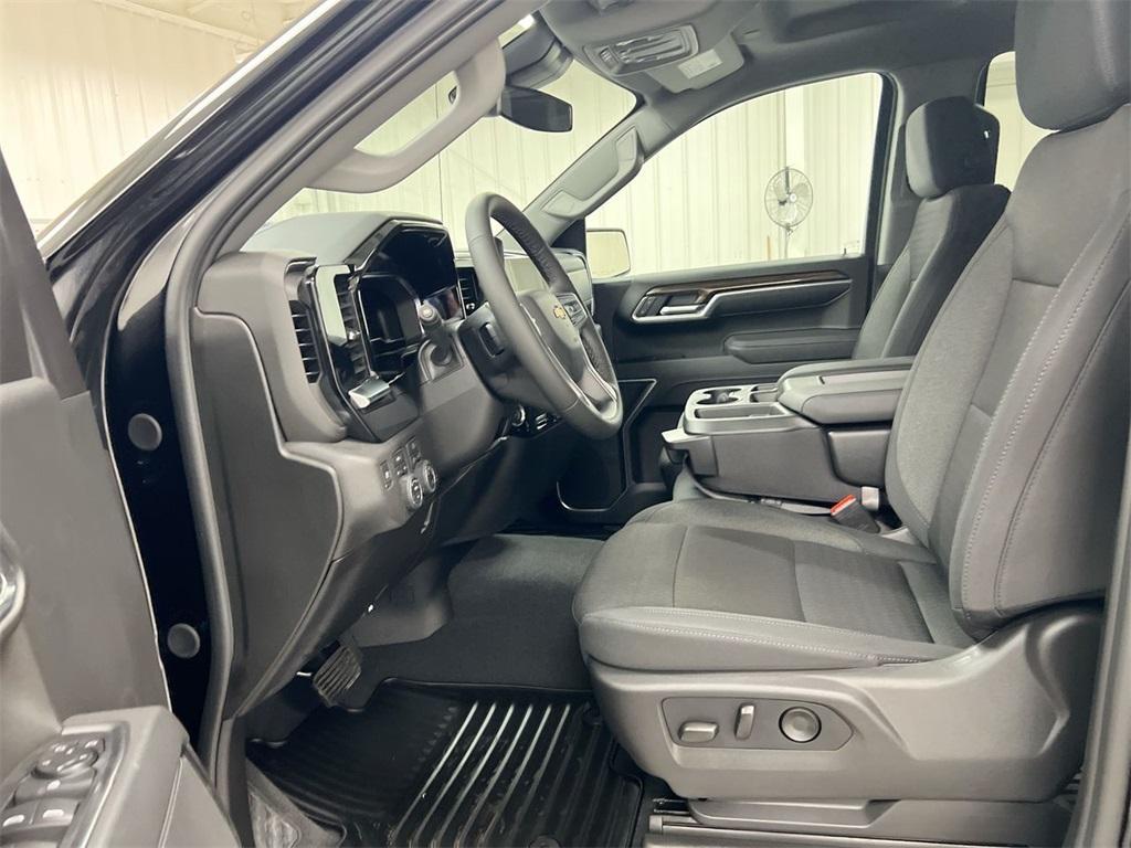 new 2025 Chevrolet Silverado 1500 car, priced at $44,595