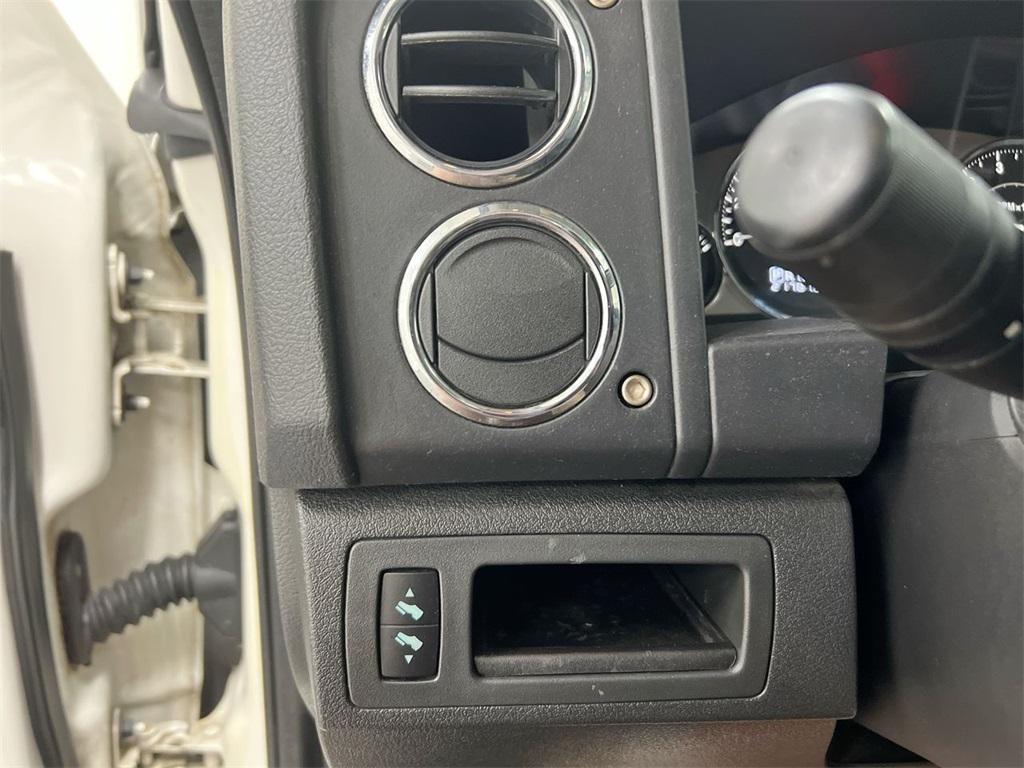 used 2009 Jeep Commander car, priced at $3,900