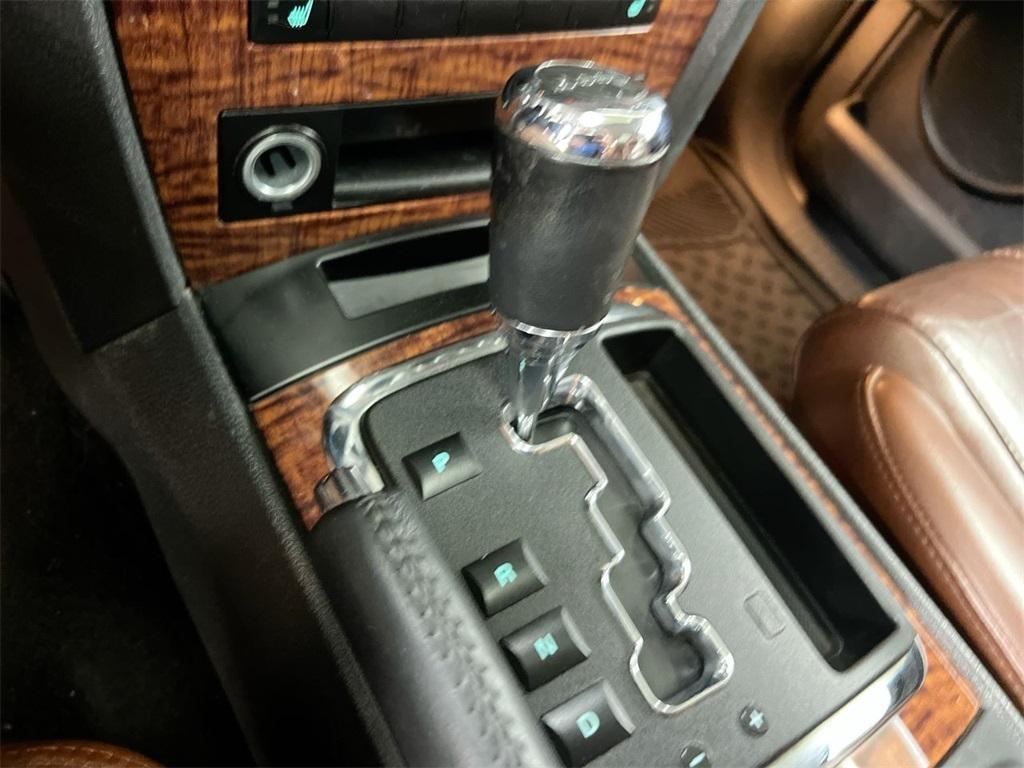 used 2009 Jeep Commander car, priced at $3,900