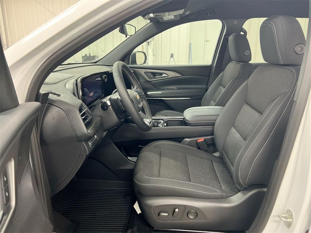 new 2026 Chevrolet Traverse car, priced at $43,761