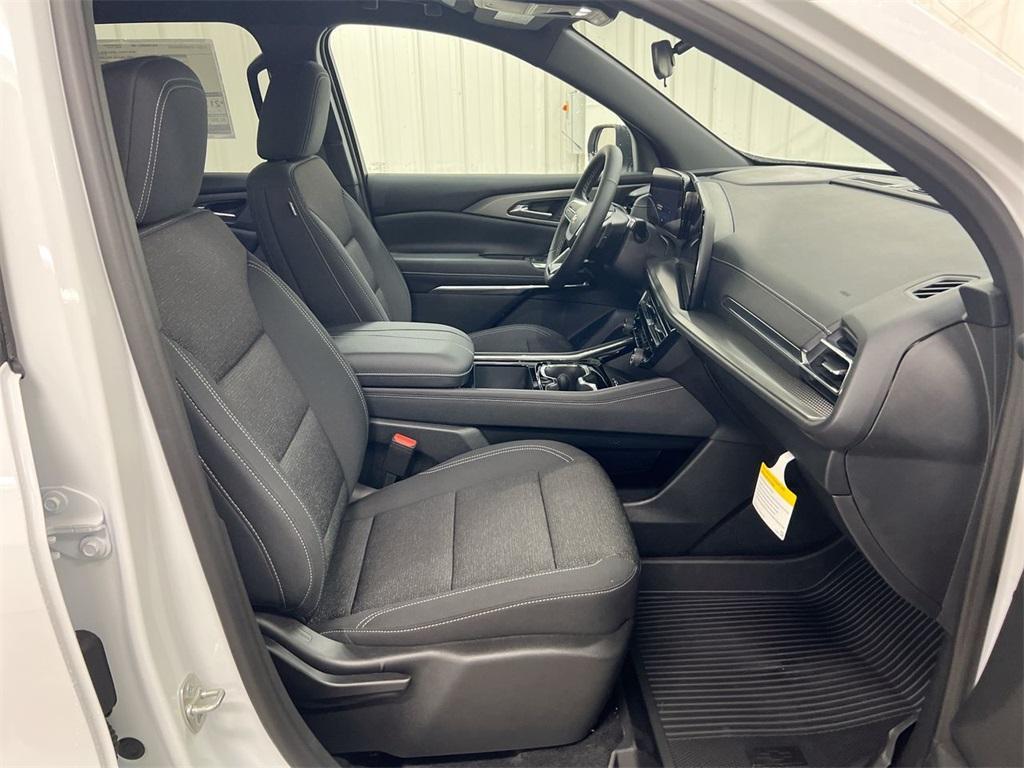 new 2026 Chevrolet Traverse car, priced at $43,761