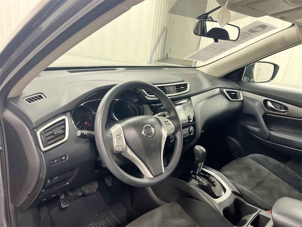 used 2015 Nissan Rogue car