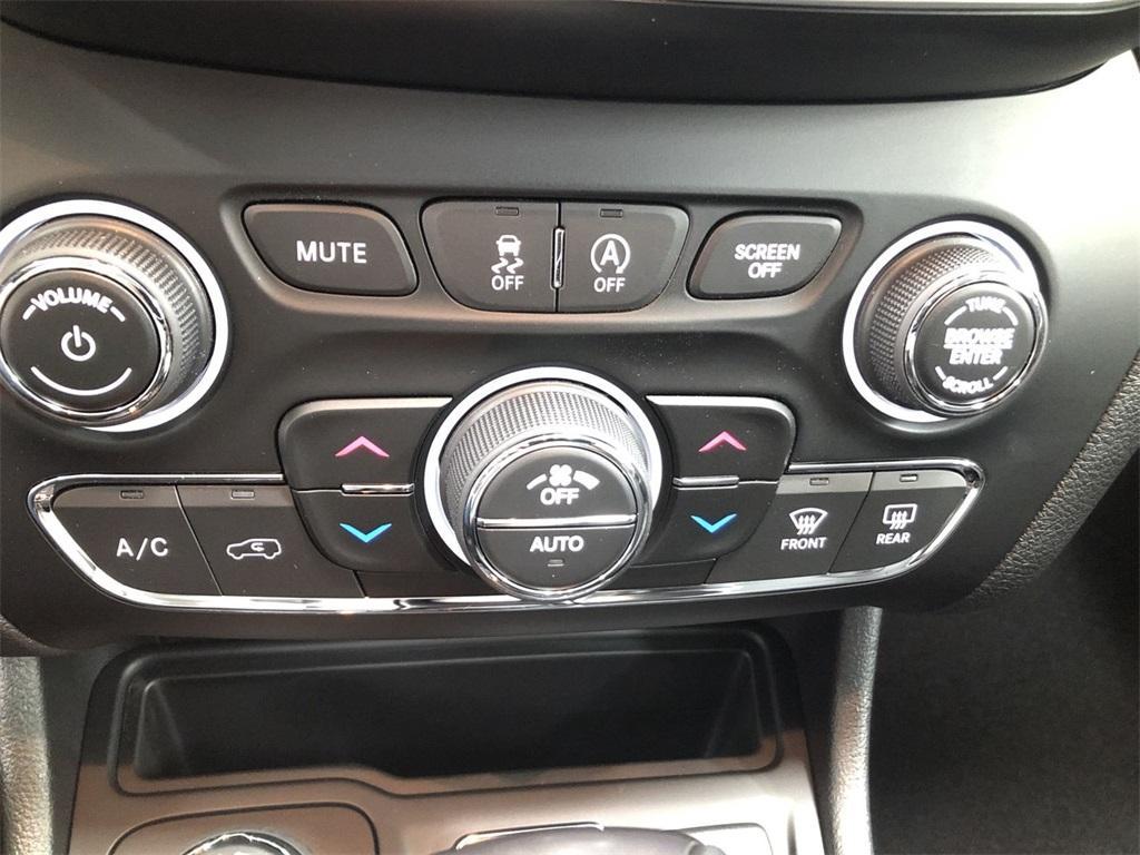 used 2021 Jeep Cherokee car, priced at $22,587