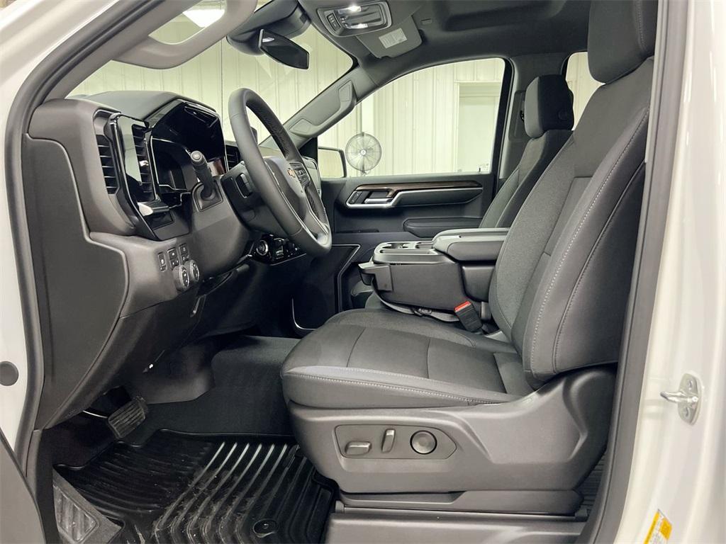 new 2025 Chevrolet Silverado 1500 car, priced at $45,345