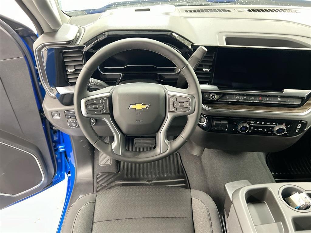 new 2025 Chevrolet Silverado 1500 car, priced at $46,690