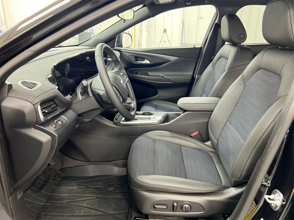 new 2025 Buick Envista car, priced at $25,473