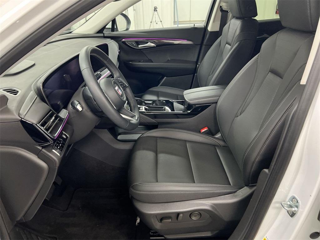 new 2025 Buick Envision car, priced at $29,873