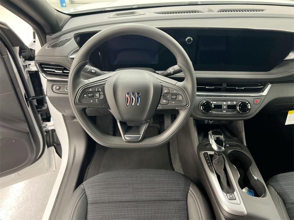 new 2025 Buick Envista car, priced at $25,390