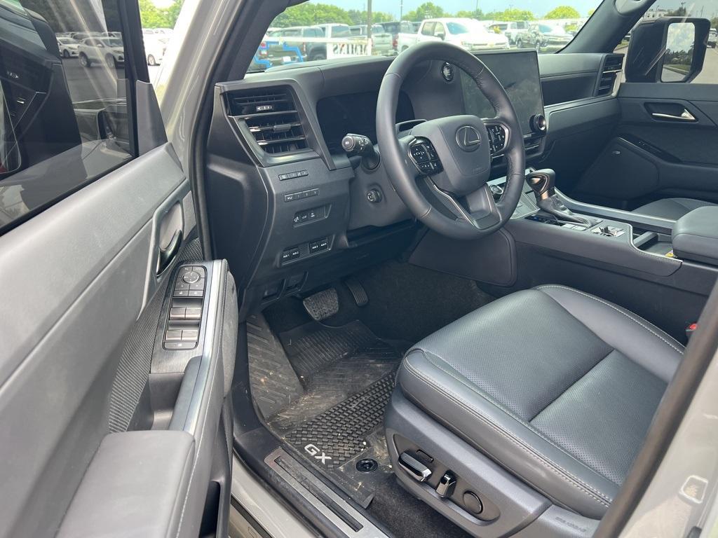used 2025 Lexus GX 550 car, priced at $93,987