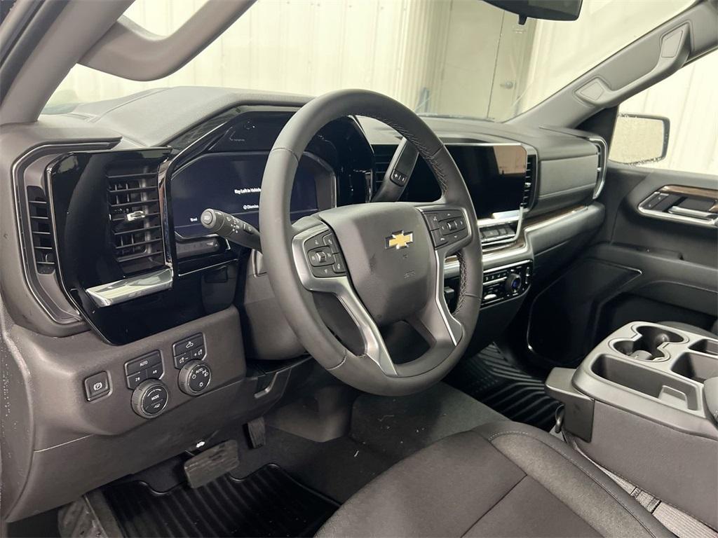 new 2025 Chevrolet Silverado 1500 car, priced at $46,895