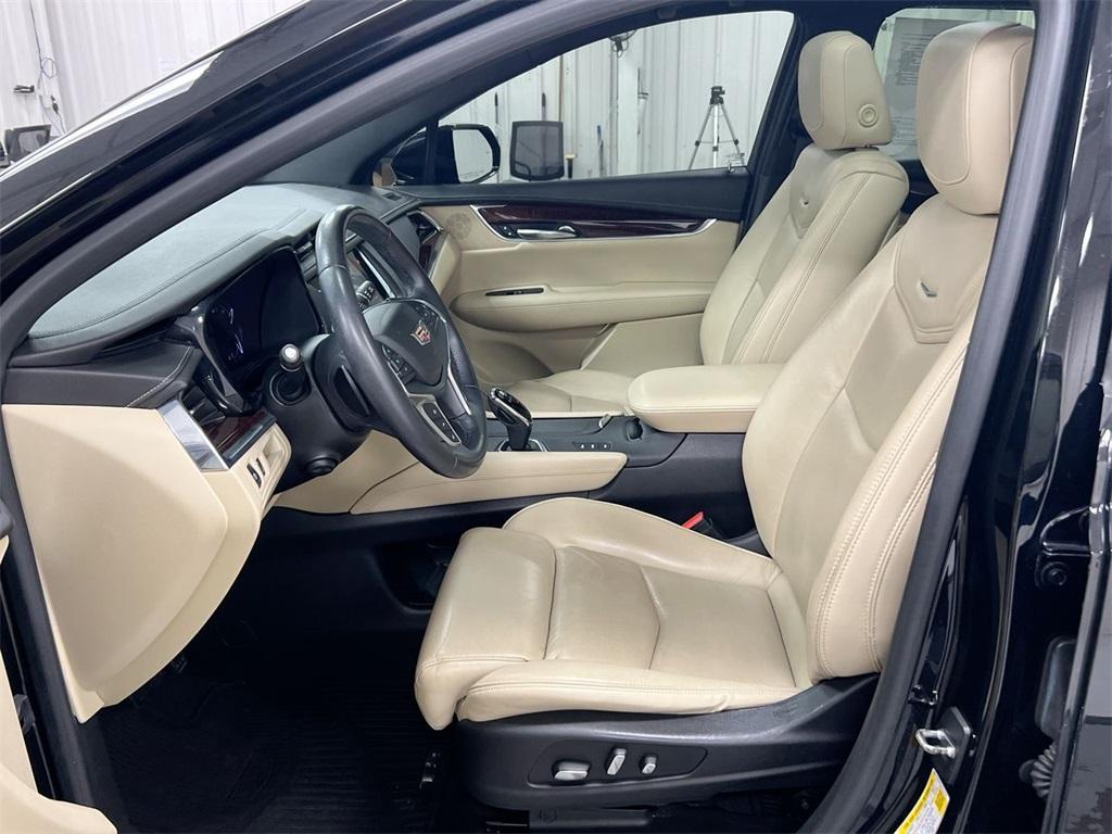 used 2017 Cadillac XT5 car, priced at $15,587