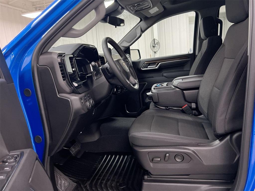 new 2025 Chevrolet Silverado 1500 car, priced at $44,240