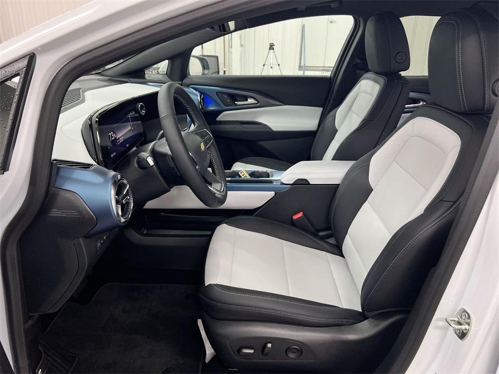 new 2025 Chevrolet Equinox EV car, priced at $36,623