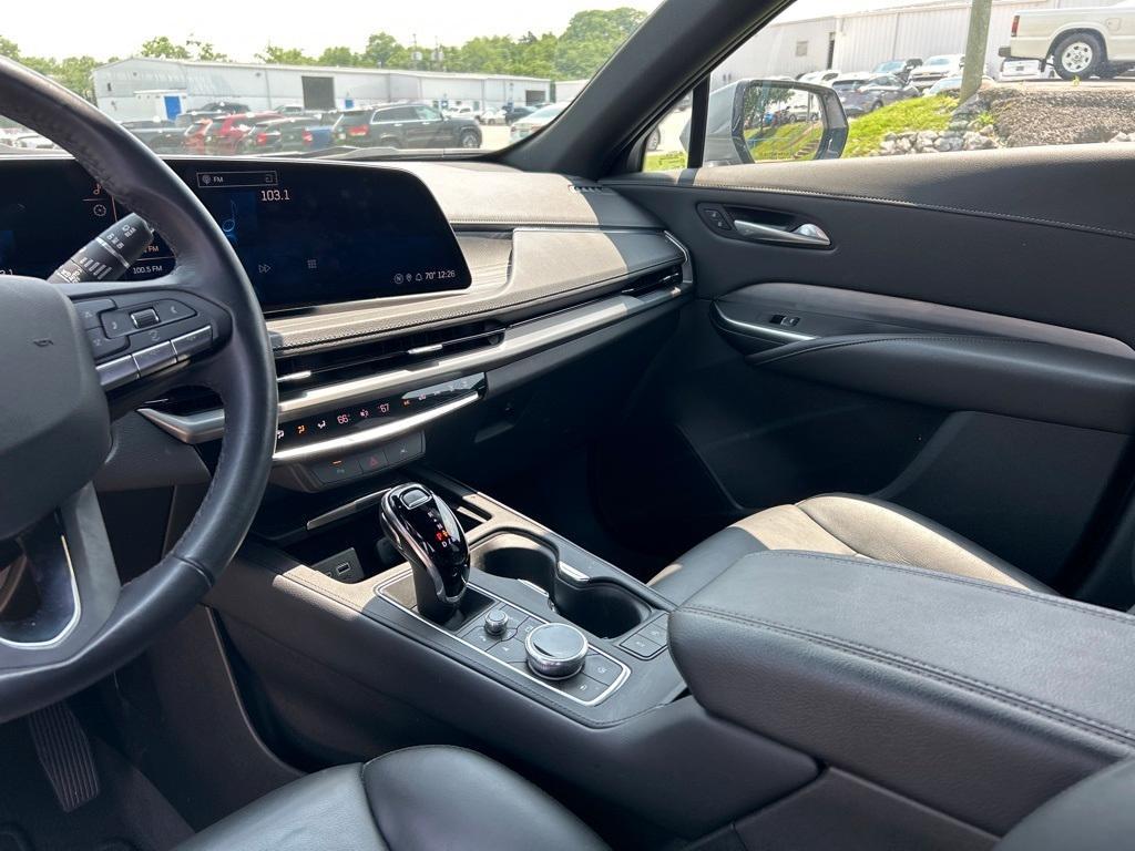 used 2024 Cadillac XT4 car, priced at $32,987