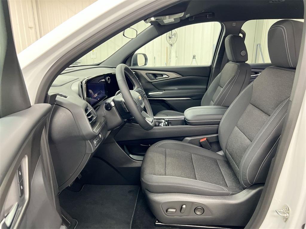 new 2026 Chevrolet Traverse car, priced at $39,873