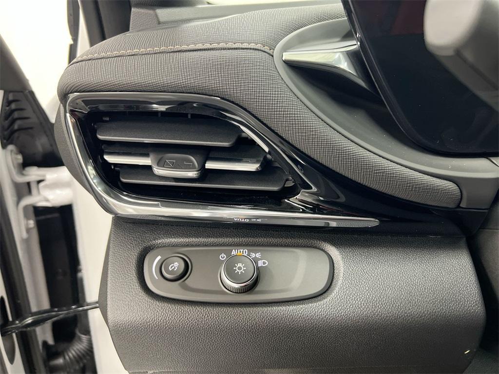 new 2025 Buick Envista car, priced at $29,263