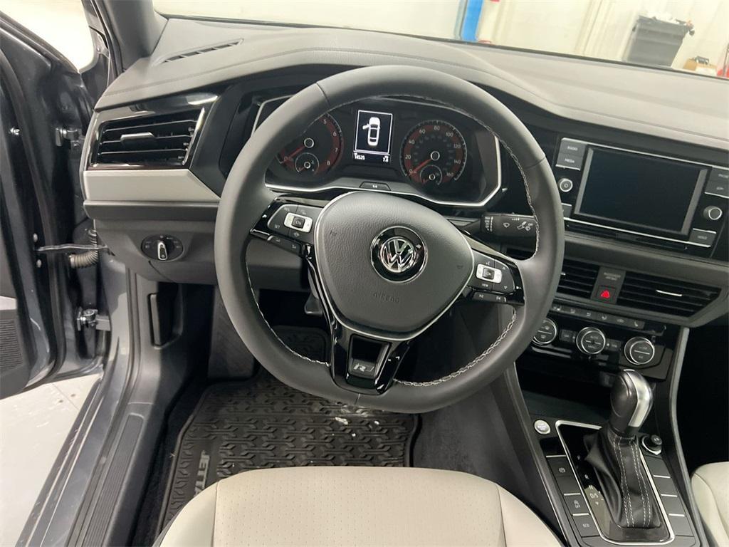 used 2021 Volkswagen Jetta car