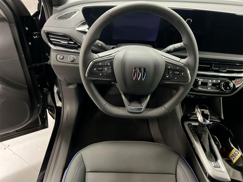 new 2025 Buick Envista car, priced at $26,284