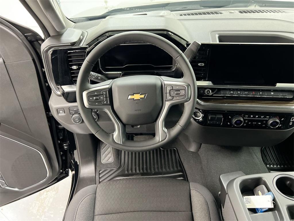 new 2025 Chevrolet Silverado 1500 car, priced at $46,895