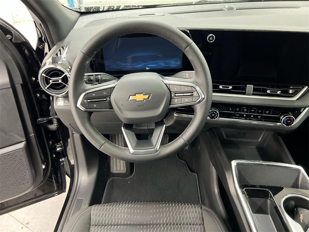 new 2025 Chevrolet Equinox car, priced at $27,495