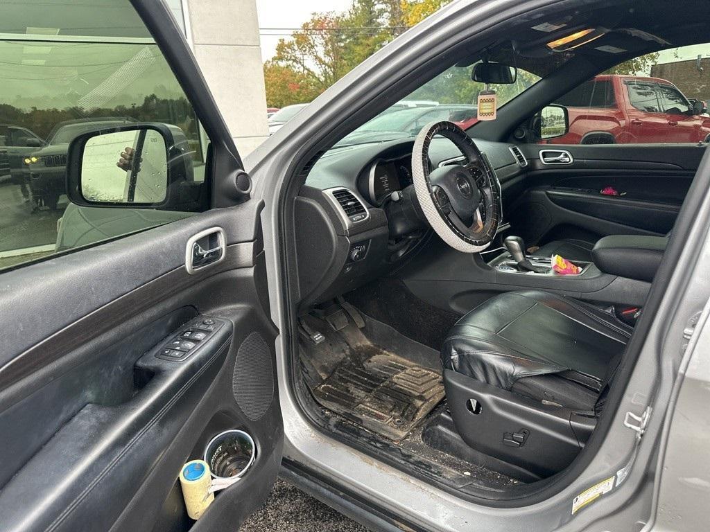 used 2018 Jeep Grand Cherokee car, priced at $17,587
