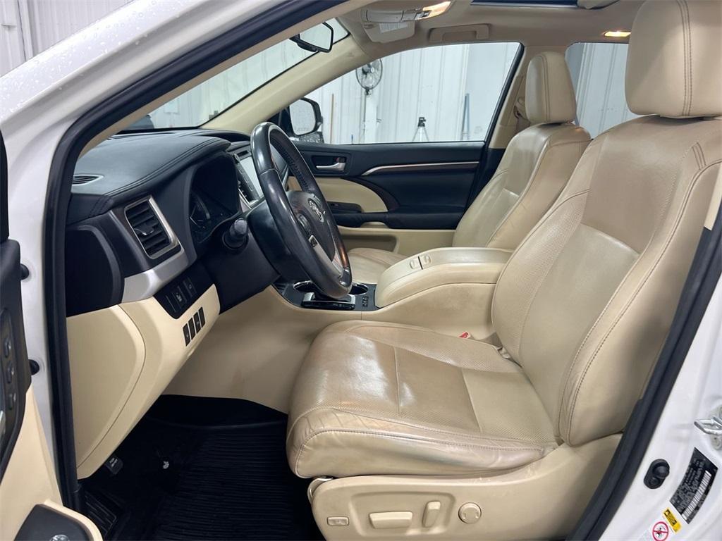 used 2015 Toyota Highlander car, priced at $10,900
