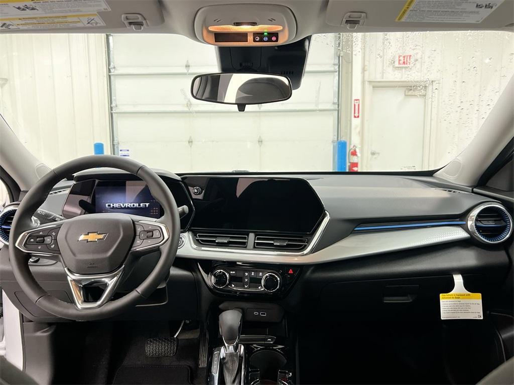 new 2025 Chevrolet Trax car, priced at $24,073