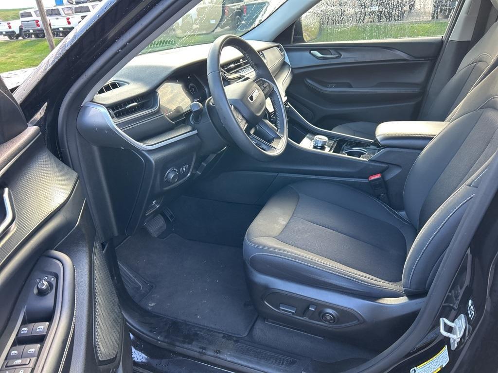 used 2023 Jeep Grand Cherokee car, priced at $24,987