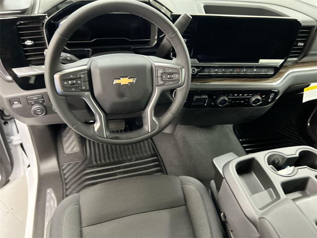 new 2025 Chevrolet Silverado 1500 car, priced at $46,895