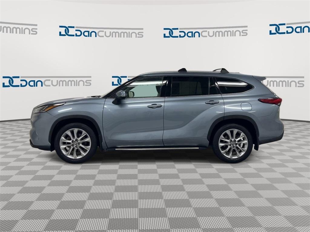 used 2023 Toyota Highlander car, priced at $34,987