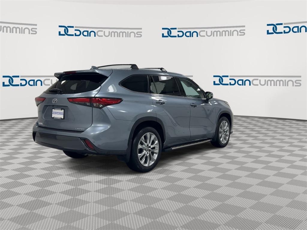 used 2023 Toyota Highlander car, priced at $34,987