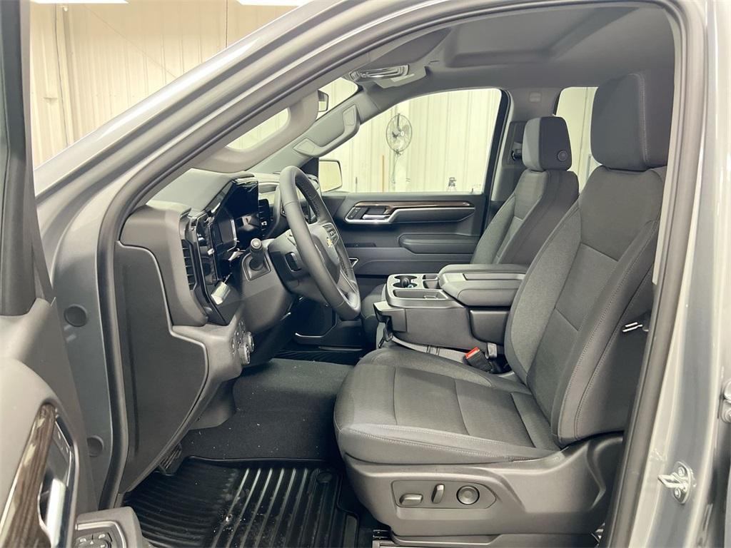 new 2025 Chevrolet Silverado 1500 car, priced at $44,595
