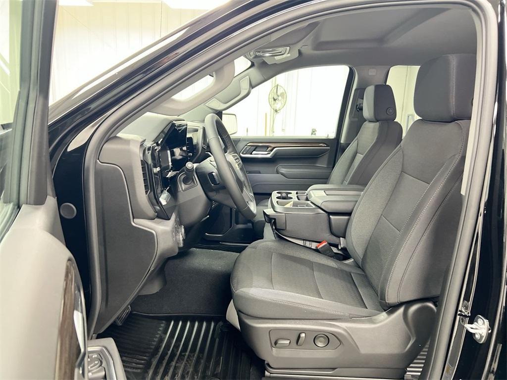 new 2025 Chevrolet Silverado 1500 car, priced at $44,595