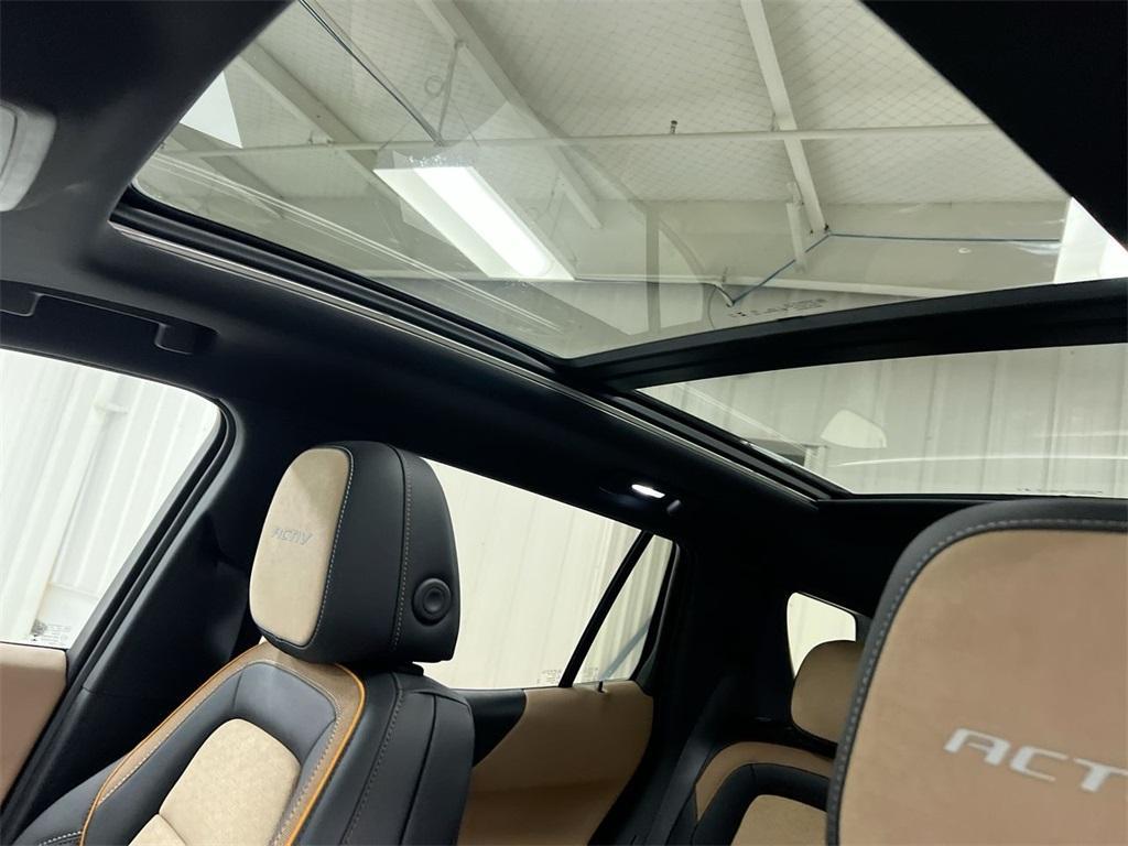 new 2026 Chevrolet Equinox car, priced at $39,280