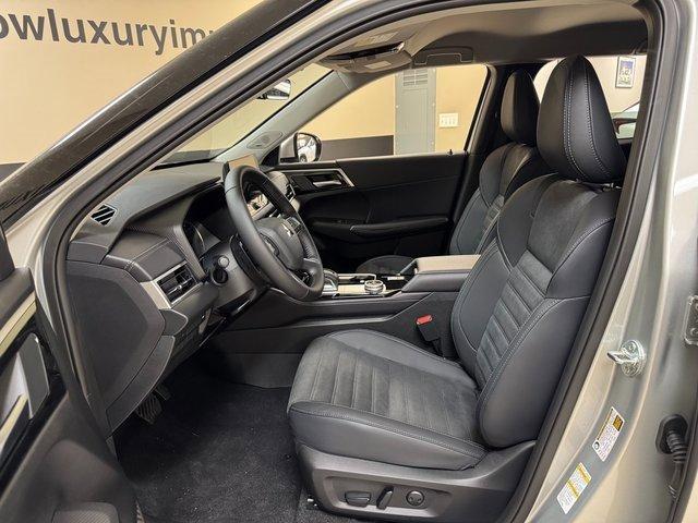 new 2025 Mitsubishi Outlander car