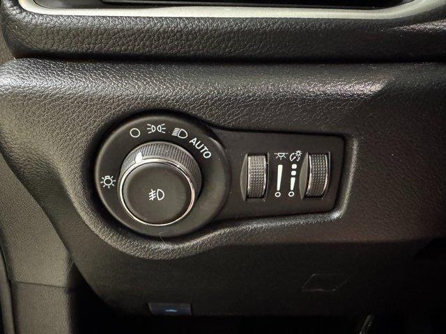 used 2021 Chrysler Pacifica car, priced at $27,700