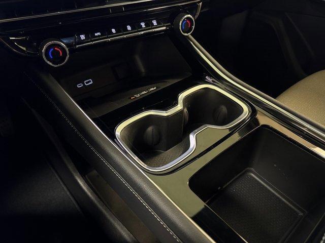 used 2025 Chevrolet Traverse car, priced at $36,988