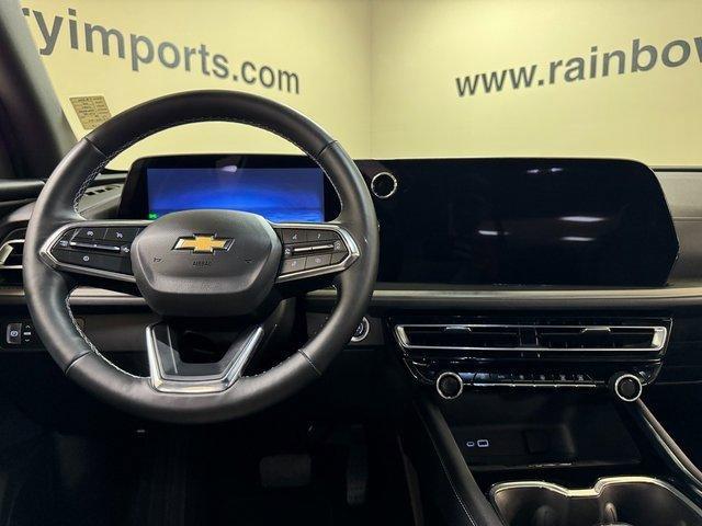 used 2025 Chevrolet Traverse car, priced at $36,988