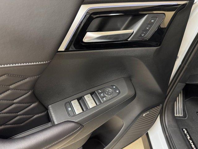 new 2025 Mitsubishi Outlander car, priced at $38,979