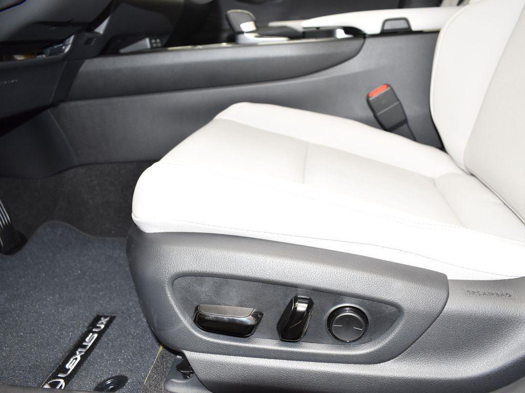 new 2025 Lexus UX 300h car, priced at $43,525
