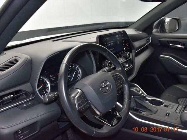 used 2021 Toyota Highlander car, priced at $31,921