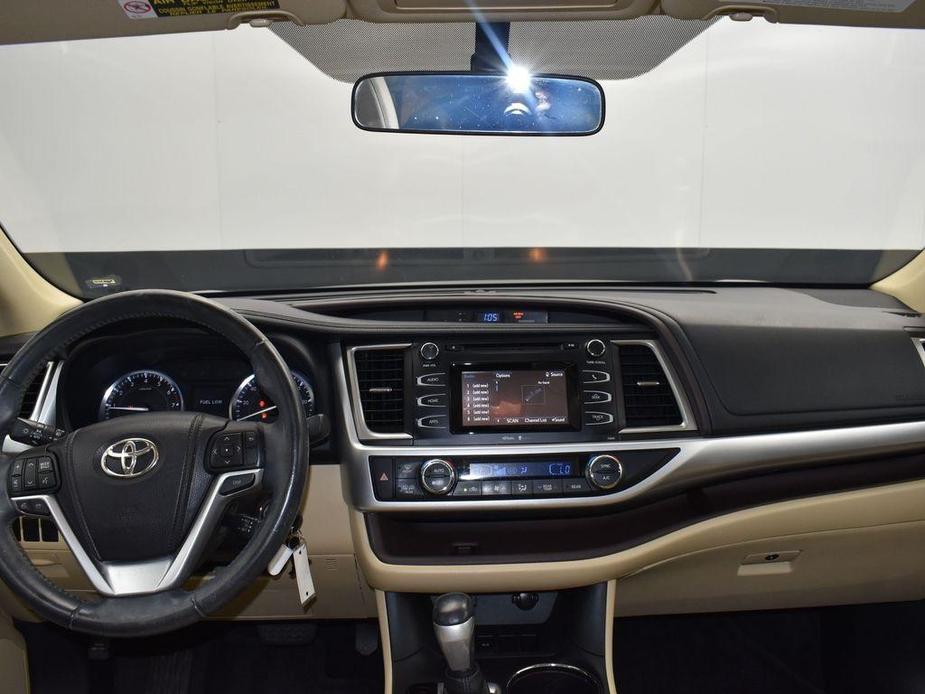 used 2015 Toyota Highlander car, priced at $17,538