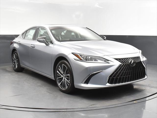 new 2025 Lexus ES 300h car, priced at $51,040