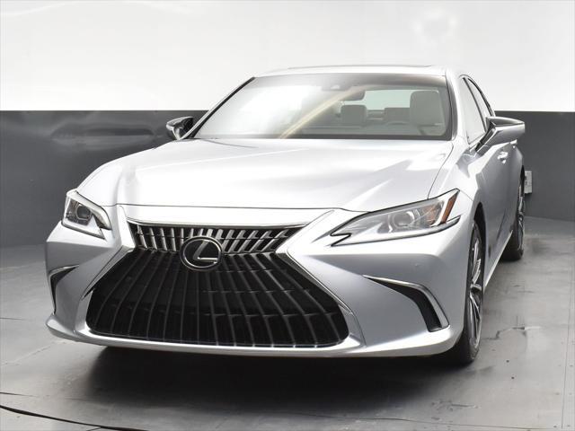 new 2025 Lexus ES 300h car, priced at $51,040