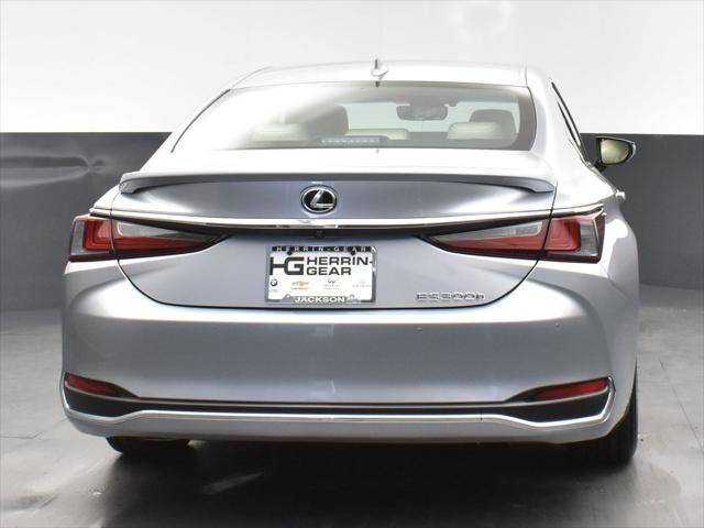 new 2025 Lexus ES 300h car, priced at $51,040