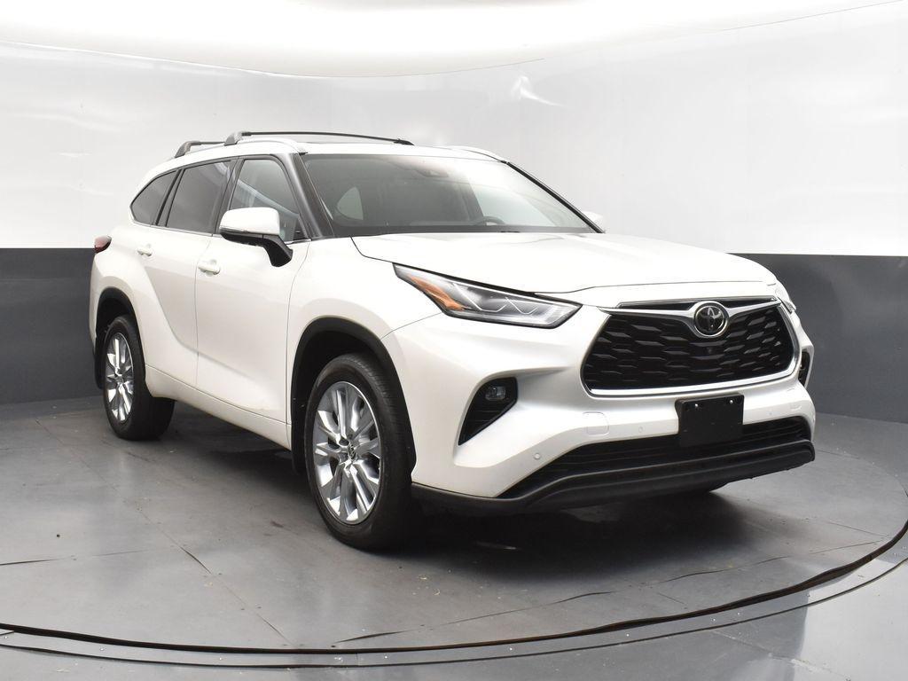 used 2021 Toyota Highlander car, priced at $27,800