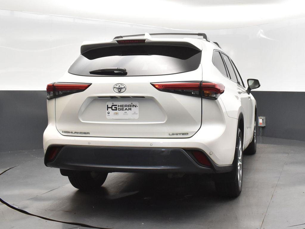 used 2021 Toyota Highlander car, priced at $27,800