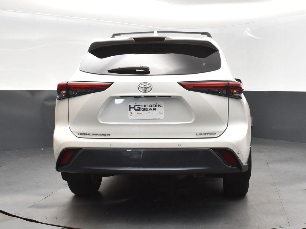 used 2021 Toyota Highlander car, priced at $27,800