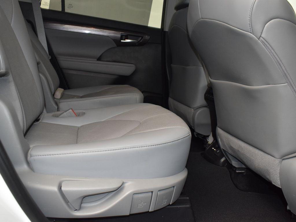 used 2021 Toyota Highlander car, priced at $27,800